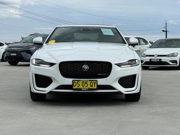 2021 Jaguar Xe P300 R-Dynamic SE Four Wheel Drive Automatic