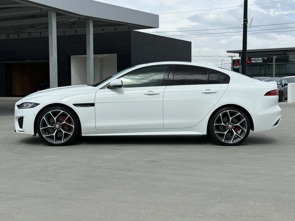 2021 Jaguar Xe P300 R-Dynamic SE Four Wheel Drive Automatic