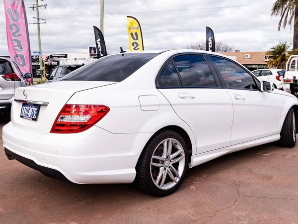 2012 Mercedes-Benz C200 BlueEFFICIENCY Elegance Sedan Rear Wheel Drive Automatic