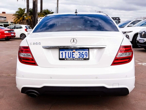 2012 Mercedes-Benz C200 BlueEFFICIENCY Elegance Sedan Rear Wheel Drive Automatic