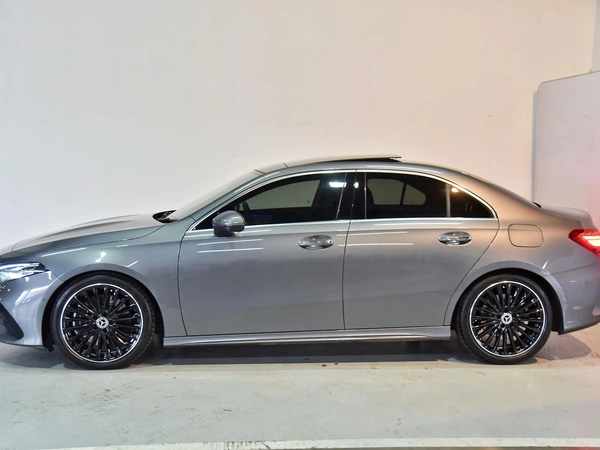2025 Mercedes-Benz A250 Sedan Dual-Clutch 4WD Panoramic Sunroof