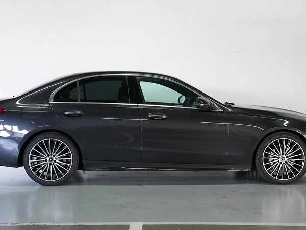 2025 Mercedes-Benz C200 AMG Styling Panoramic Sunroof