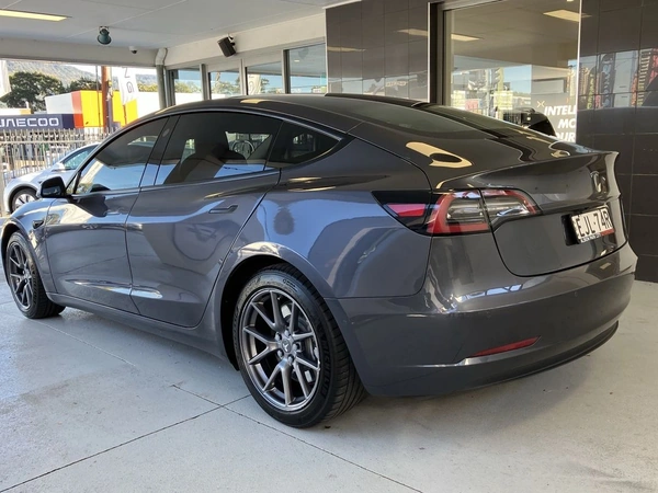 2020 Tesla Model 3 Standard Range Plus Rear Wheel Drive Automatic