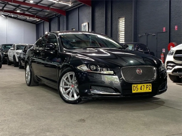 2014 Jaguar XF Premium Luxury RWD Automatic