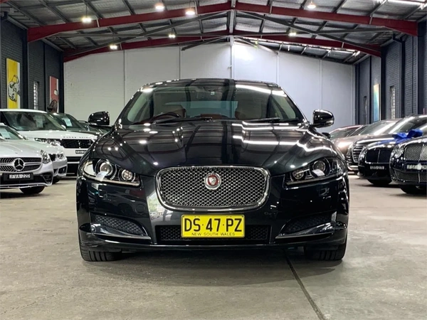 2014 Jaguar XF Premium Luxury RWD Automatic
