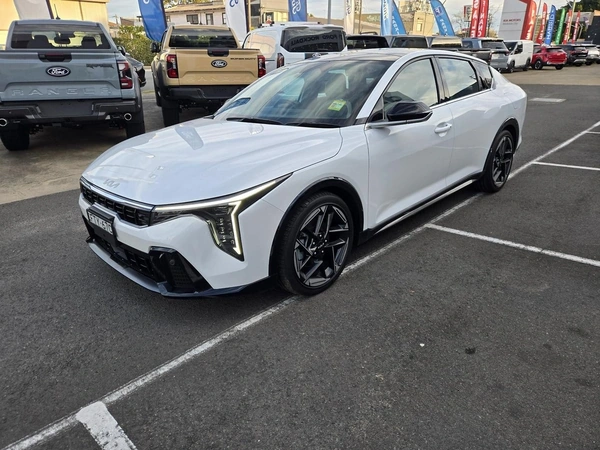 2024 Kia K4 GT-Line Automatic
